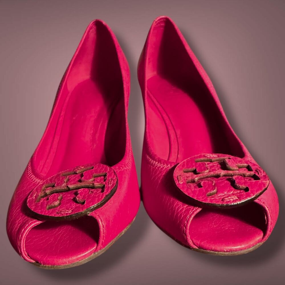 Size 8 TORY BURCH Sally Peep Toe Pink Tumbled Leather Wedge Leather Logo Detail - Picture 7 of 13